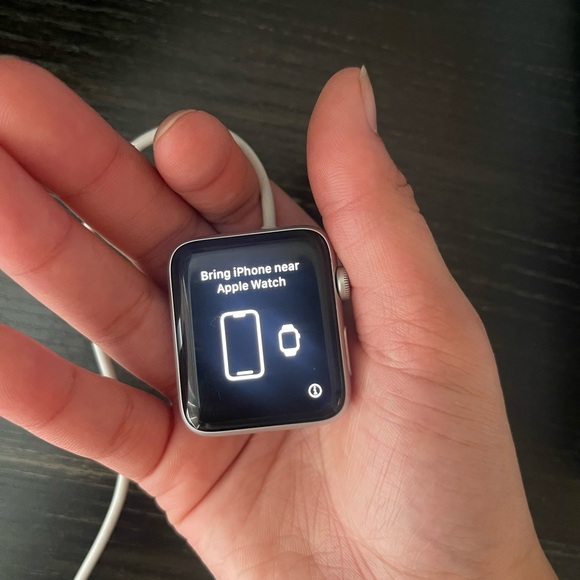 Apple Wearables Apple Watch Series 3 42mm Silver Aluminum Case Gps